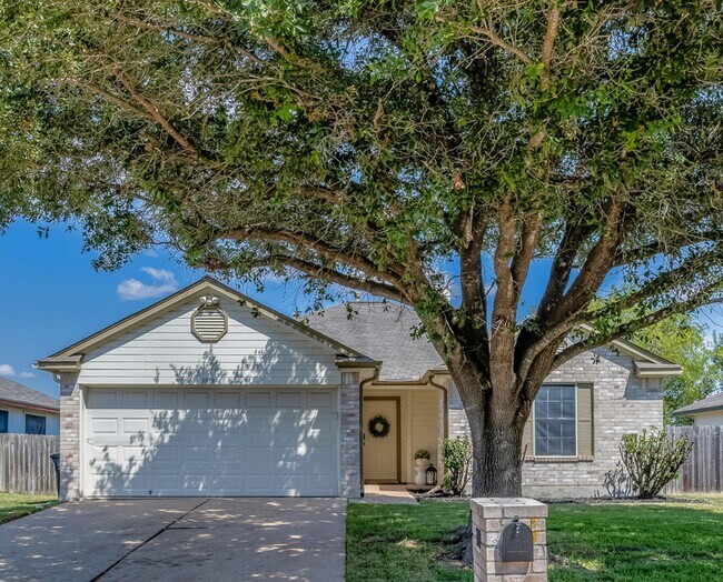 Foto del edificio - 3819 Westfield Dr