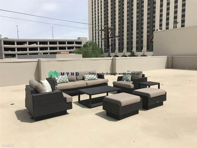 Building Photo - 450 N Arlington Ave