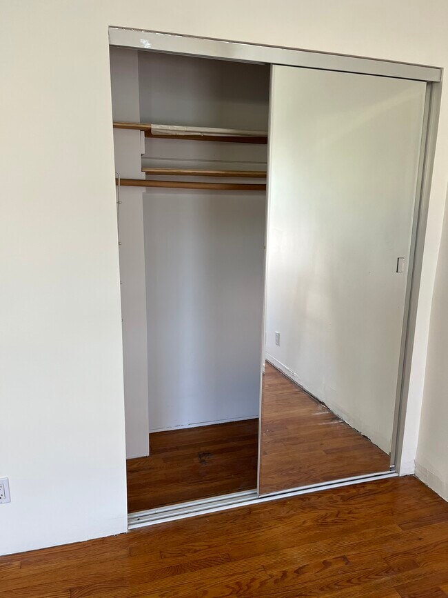 Foto del edificio - 438 N Ogden Dr