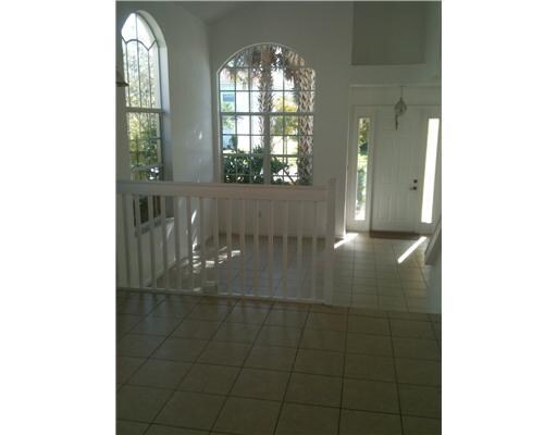 Foto del edificio - 9829 Scribner Ln