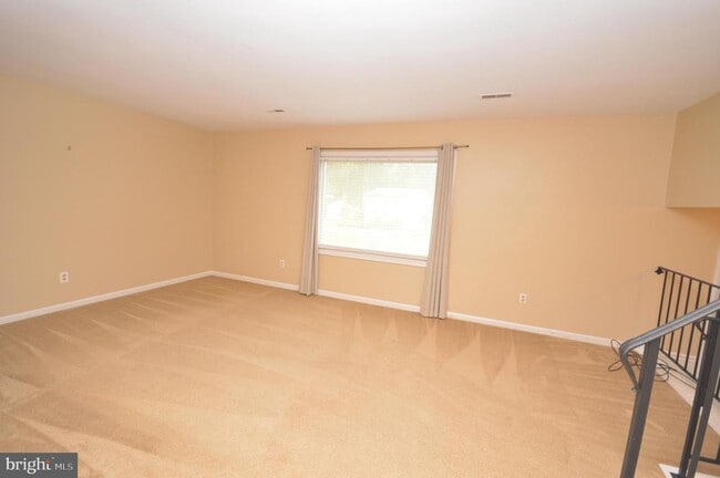 Foto del edificio - 7017 Lombard Ln