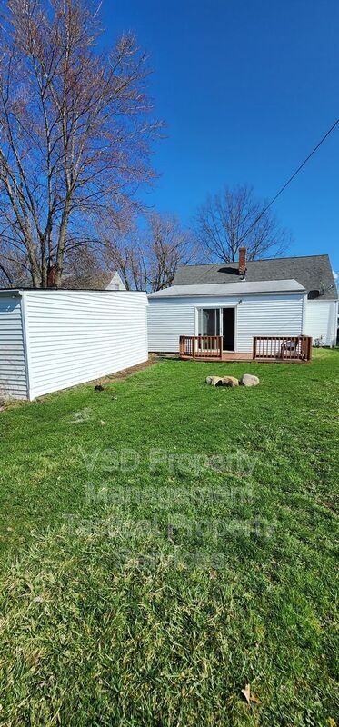 Foto del edificio - 374 E 232nd St