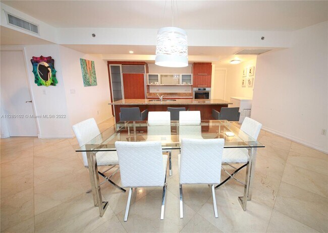 Foto del edificio - 17201 Collins Ave