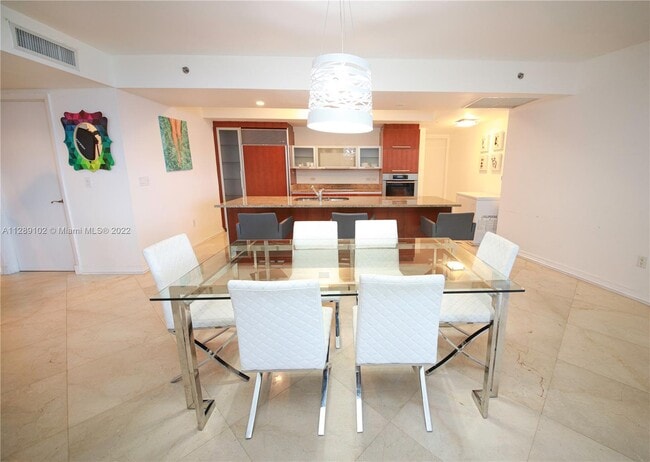 Building Photo - 17201 Collins Ave