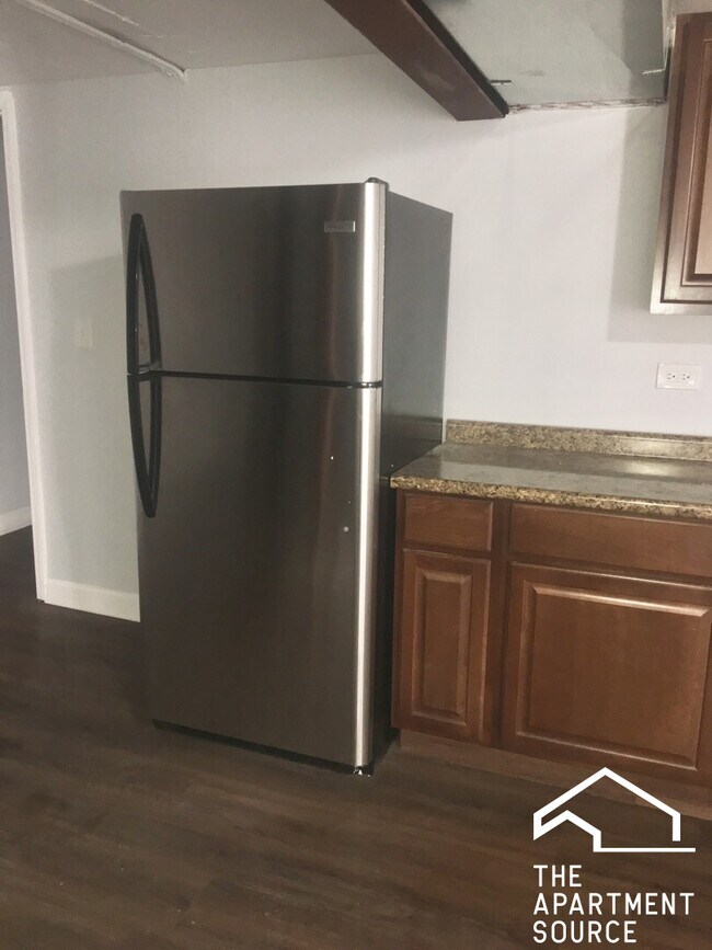 Building Photo - 1758 W 19th St