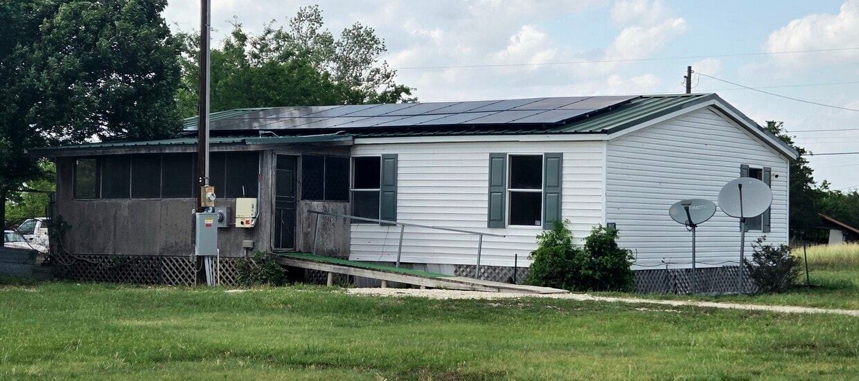 Foto principal - 709 Blue Stem Dr