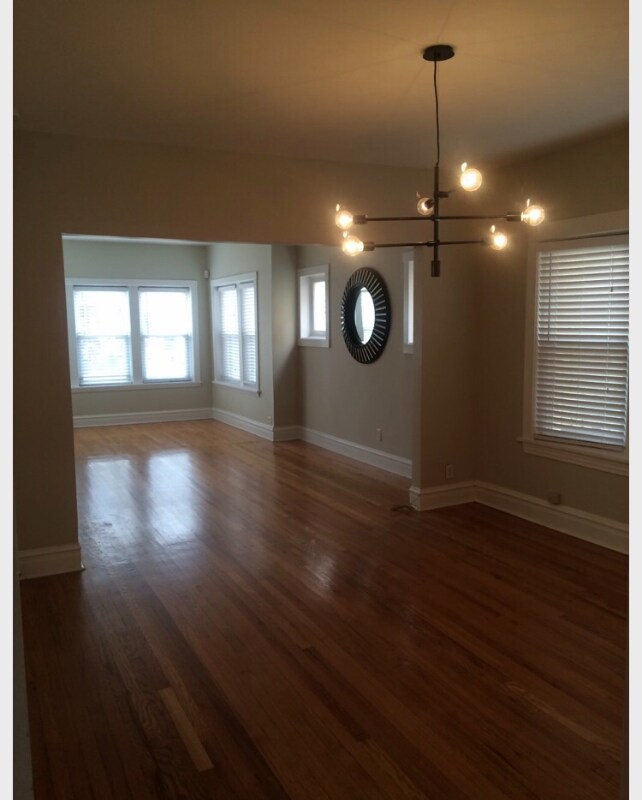 Foto del edificio - 2325 W Diversey Ave