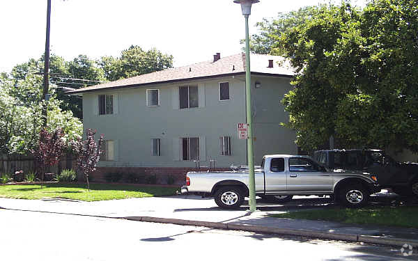 Primary Photo - 4441 Riverside Blvd