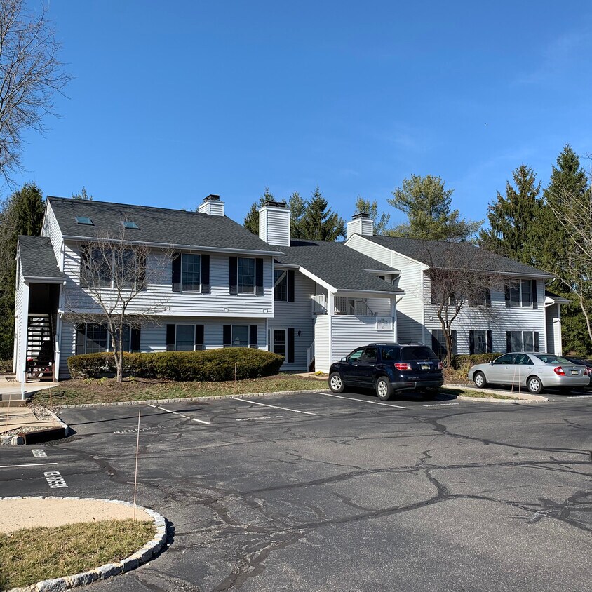 130 Mockingbird Ct Unit 130 Mockingbird, Three Bridges, NJ 08887