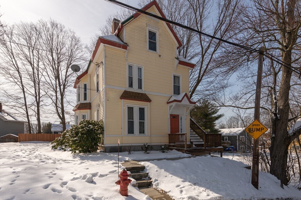 2 Chapel Pl Unit 3, Pepperell, MA 01463 Room for Rent in Pepperell