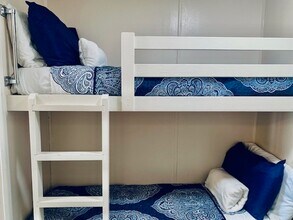 Building Photo - 6102 Seawall Blvd