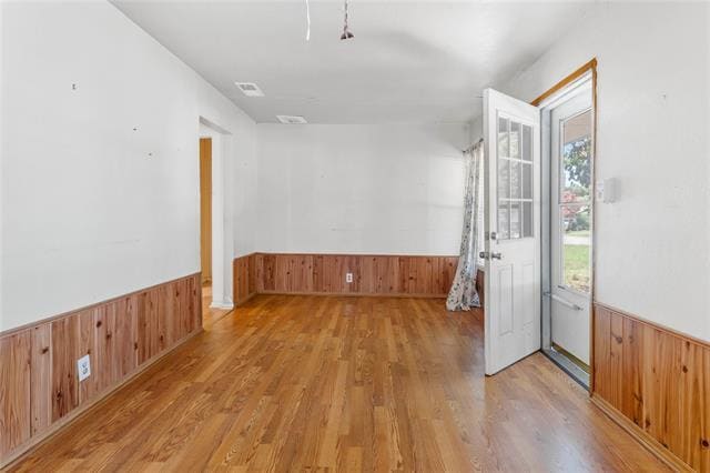 Building Photo - 2221 Varsity Dr