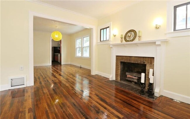 Foto del edificio - Charming, Updated 3-bedroom 2-bath home!!