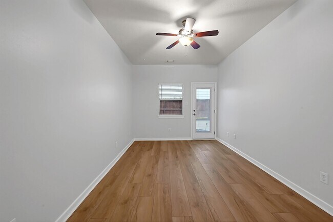 Foto del edificio - 5416 Kiam St