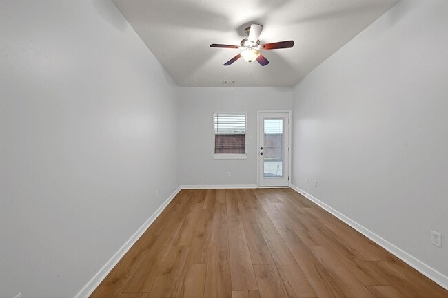 Building Photo - 5416 Kiam St