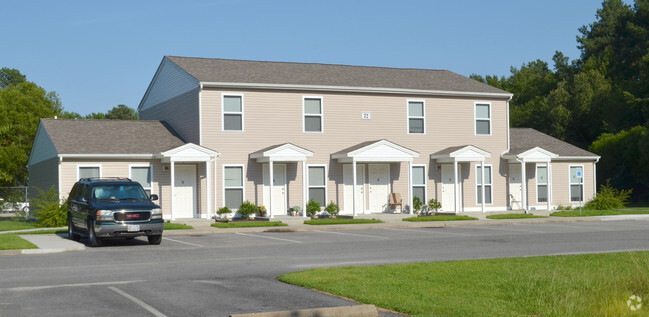 Building Photo - Cricket Hill Apartments