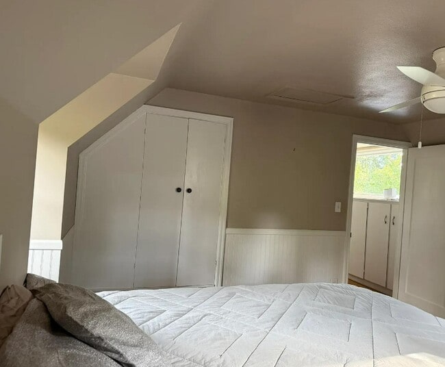 Foto del edificio - Charming NE Portland Apartment in a Great ...