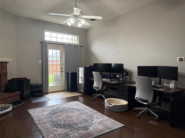 Foto del edificio - 11616 Charlotte Ln