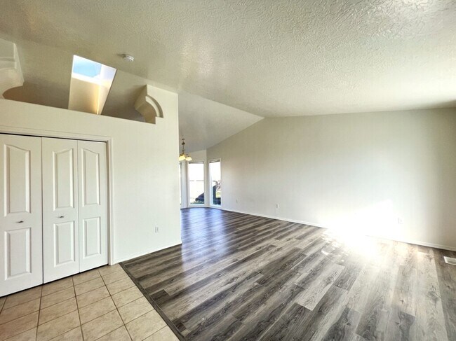 Foto del edificio - 5735 S Orchid Way