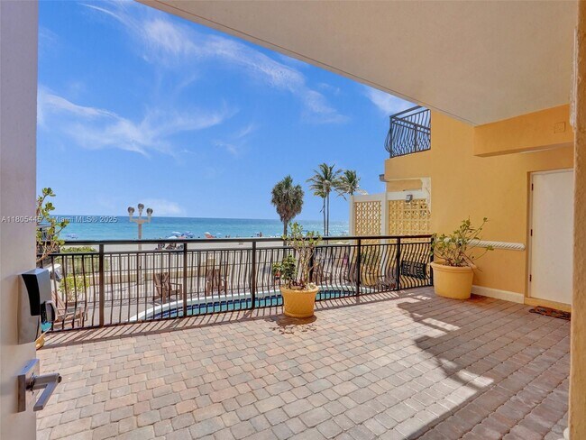 Building Photo - 1815 N Surf Rd