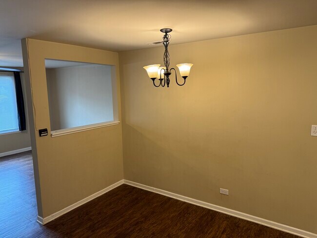 Foto del edificio - 1090 Pheasant Run Ln