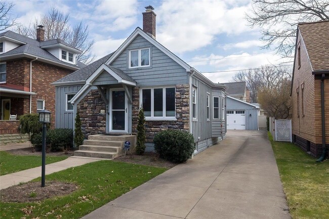 Building Photo - 405 Shenley Dr