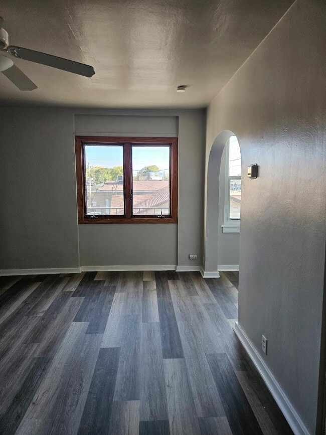 Building Photo - 1525 University Ave