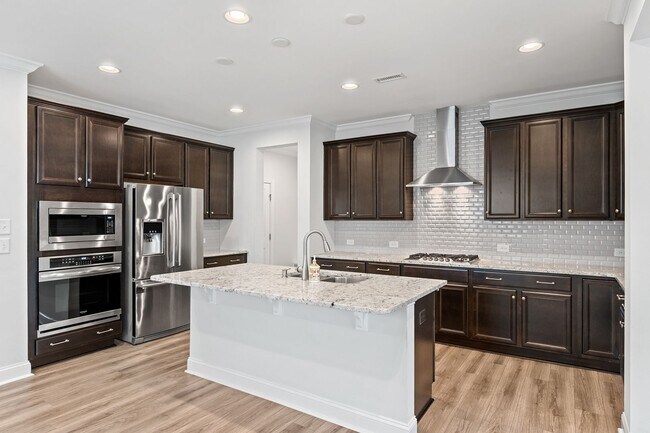 Building Photo - Beautiful 4 Bedroom Home with Bonus Space ...