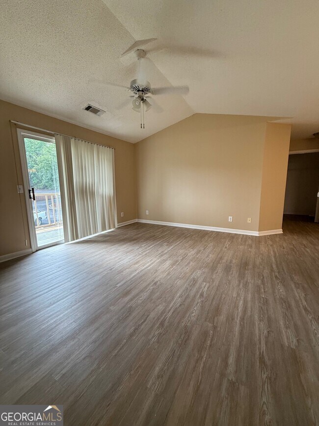 Foto del edificio - 320 Ridgewood Ave