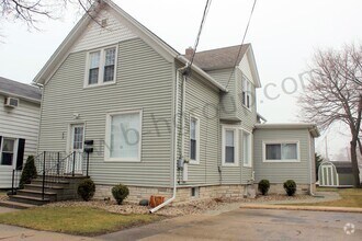 Building Photo - 609 45th St