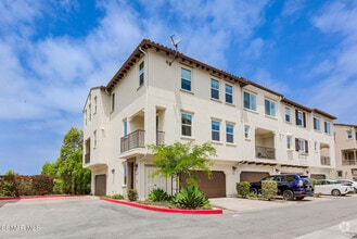 Building Photo - 597 Mustang St