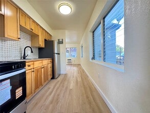 Building Photo - 715 NE 122nd St