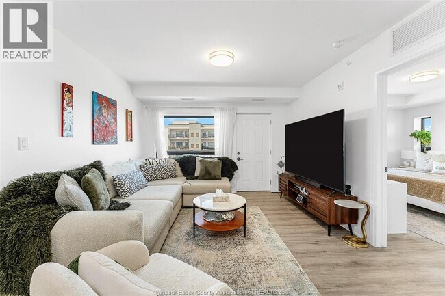 Photo du bâtiment - 3370 Stella Crescent