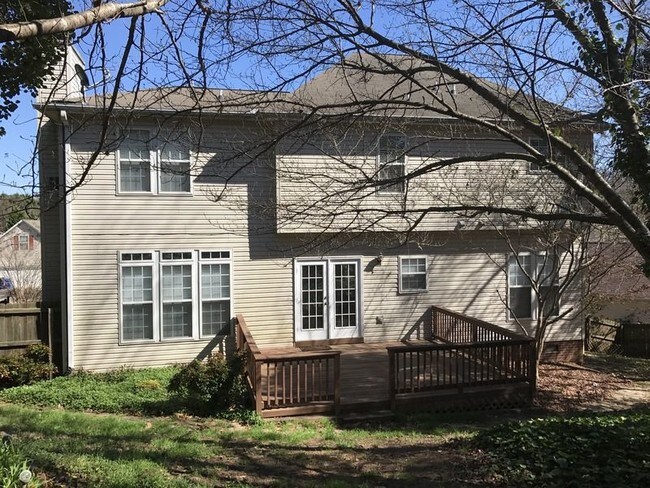 Building Photo - 600 Hyde Park Ln