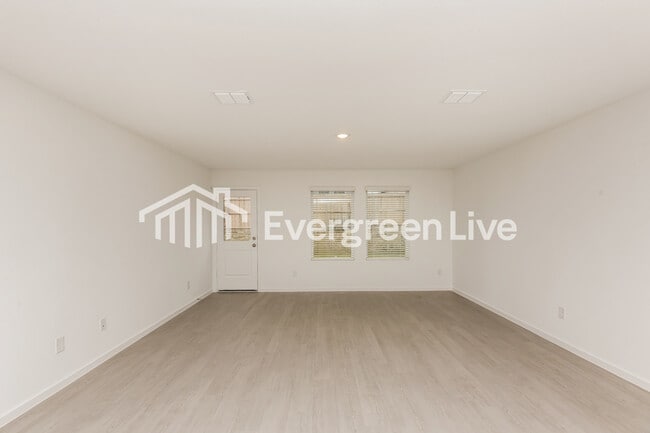 Foto del edificio - 10724 Dusty Rnch Rd