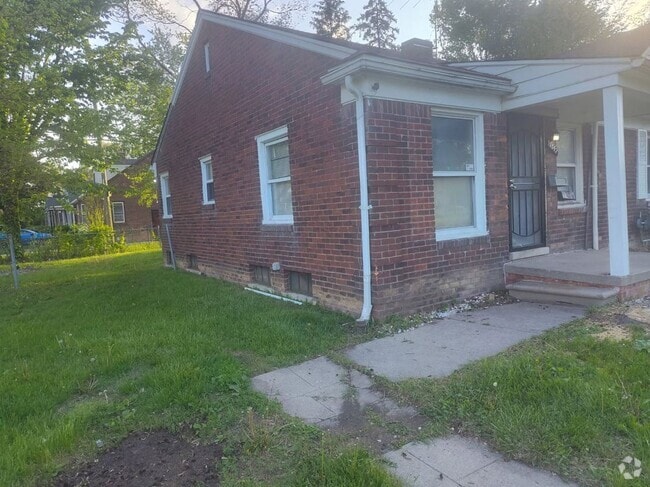 Building Photo - 18842 Moross Rd