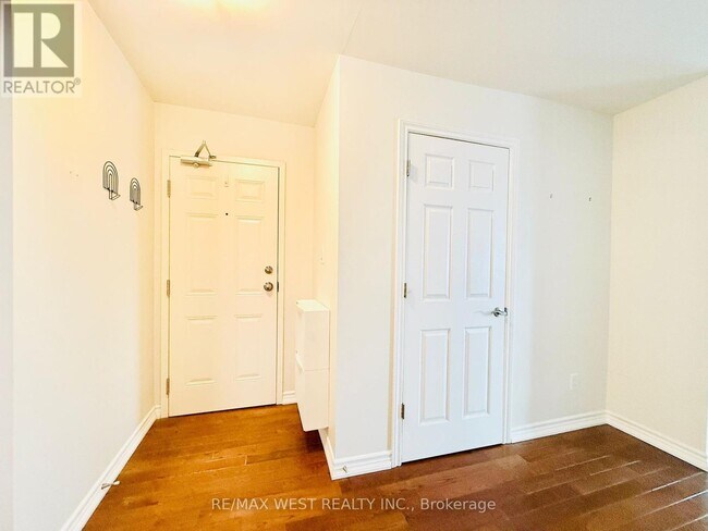 Photo du bâtiment - 132 Avenue Rd