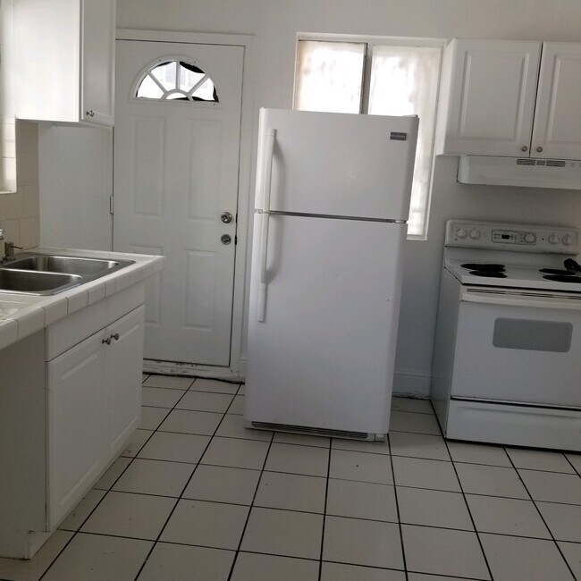 Foto del edificio - 329 North Glenn Avenue, Unit 335 APT. C
