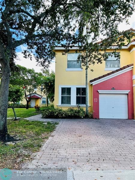 Primary Photo - 2222 Shoma Dr