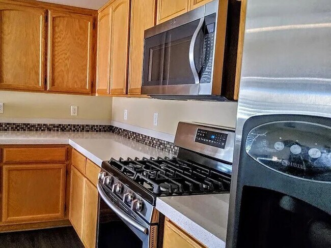 Foto del edificio - 8523 Barberry Ave