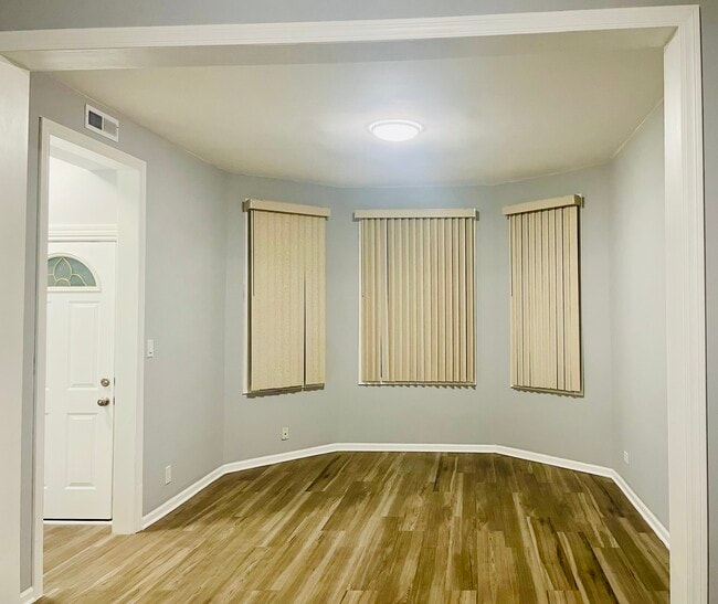 Building Photo - 5646 W 22nd Pl