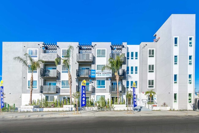 Interior Photo - MODERNO North Hollywood