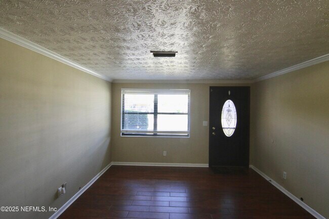 Building Photo - 137 Hercules Dr E
