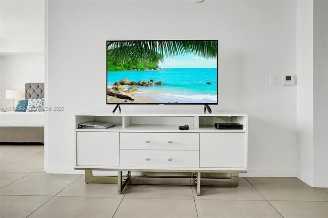 Building Photo - 401 N Birch Rd