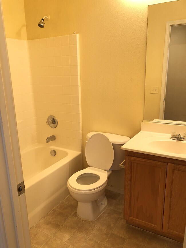 Building Photo - 6005 Secret Island Dr