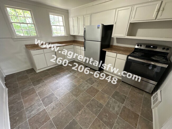 Building Photo - 4 Bedroom House- Section 8 OK!