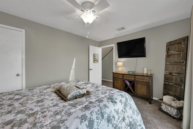 Building Photo - 10496 Summit Dr