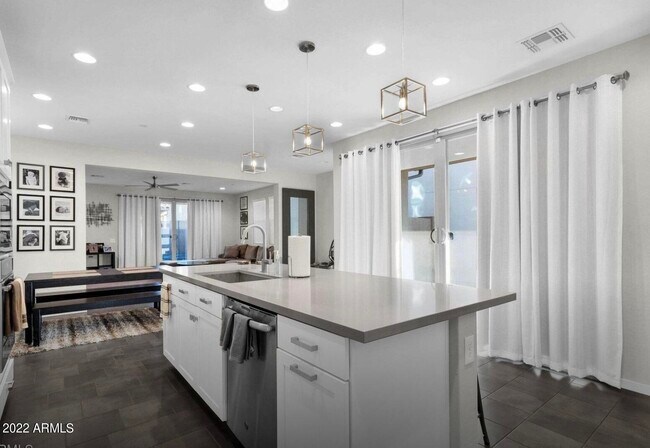 Building Photo - 1961 S Wallrade Ln