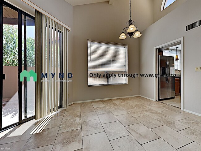 Building Photo - 2 br, 2 bath Townhome - 4052 E Sunnyside Dr
