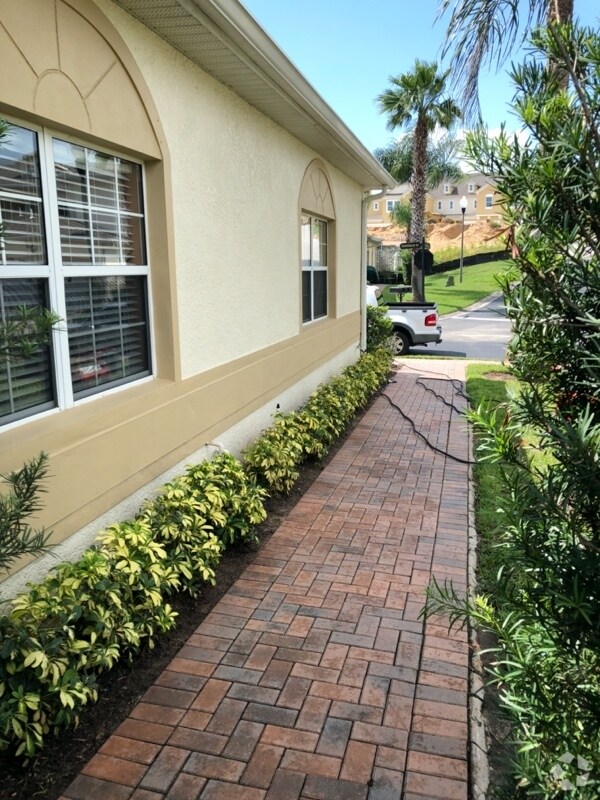 Sweetwater Ridge Townhomes Apartments for Rent with a Garage Clermont